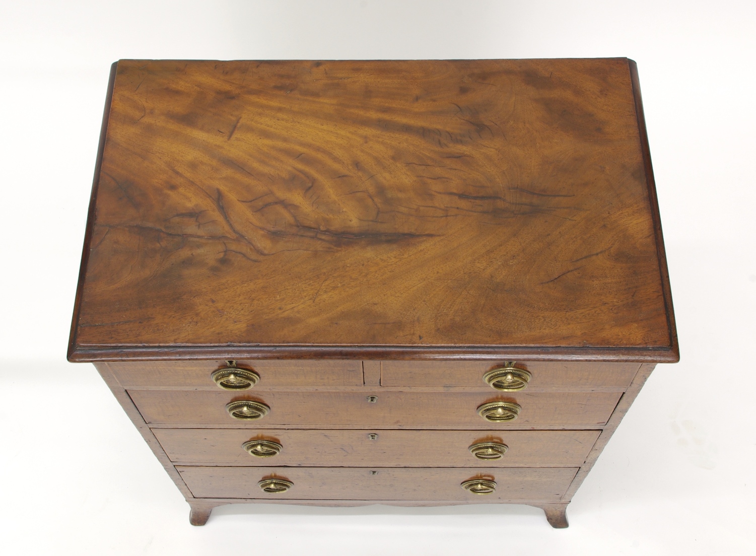 George III Fiddleback Mahogany Small Chest of Drawers, c. 1790