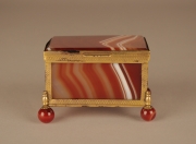 View 1: Fine Agate Box